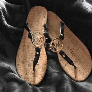 New.!! Authentic Michael kors sandals